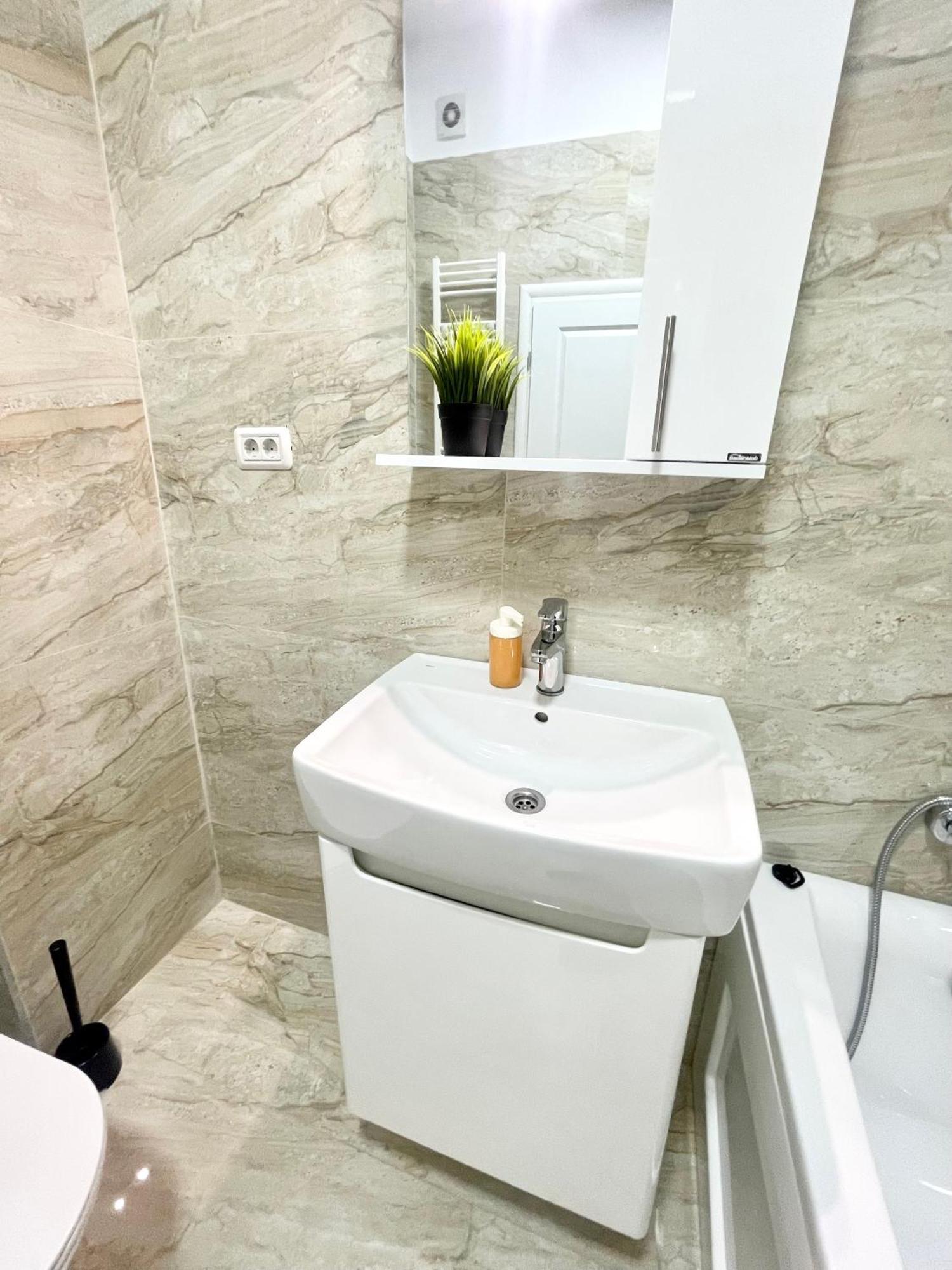 Central Adress Dd20 Bukarest Exteriör bild